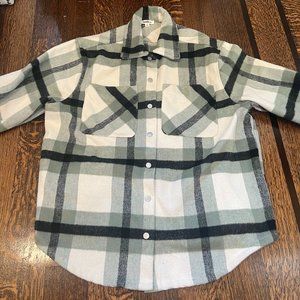 GeeGee Women plaid shirt jacket, stylish shacket & trendy coat size Med